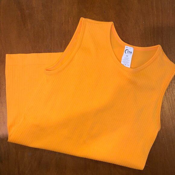 Zyia Parallel Tank - Picture 2 of 2